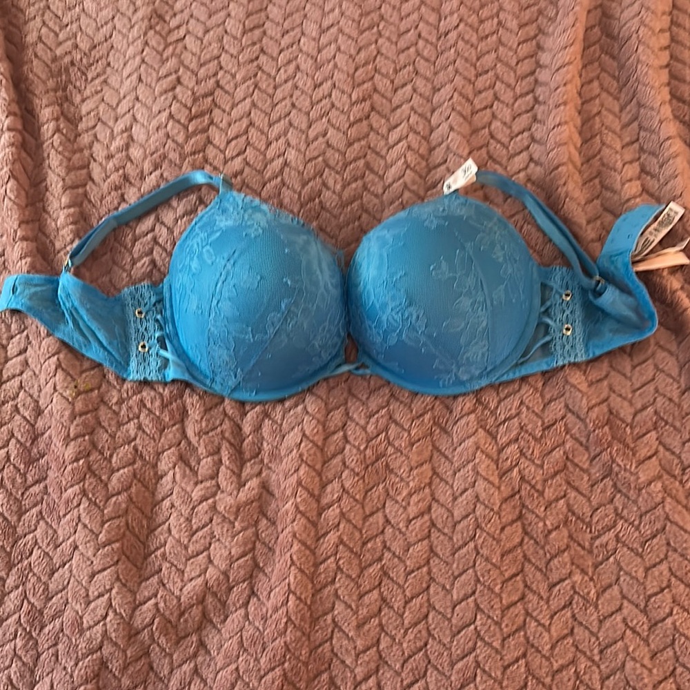 Victoria's Secret Blue Lace Underwire Bra with Molded Cups